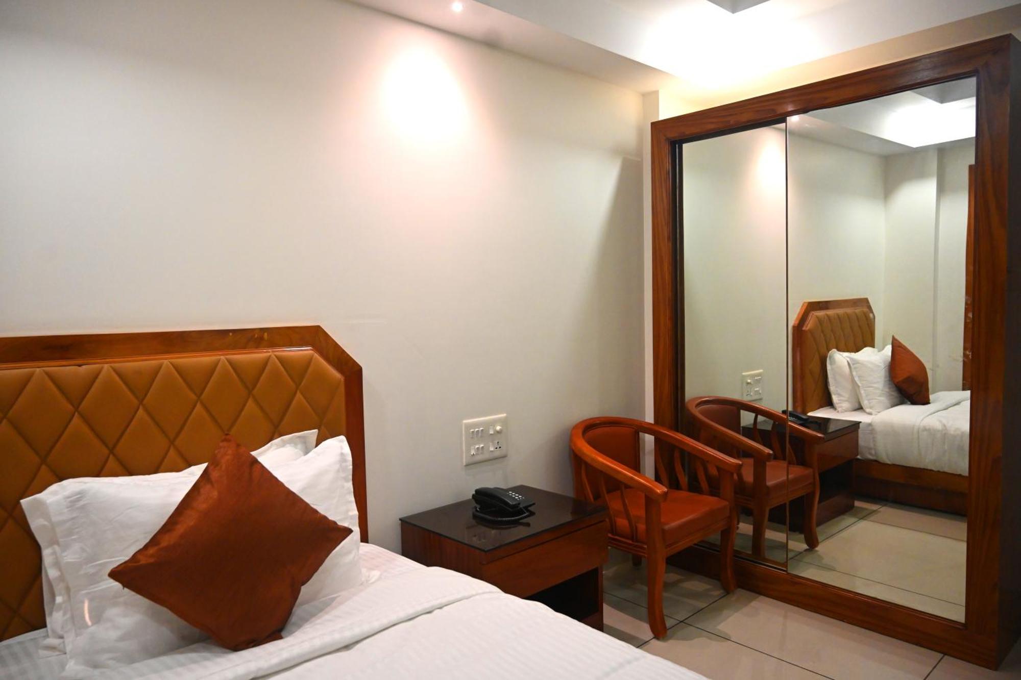 Harley Residency Hotel Kannur Ngoại thất bức ảnh