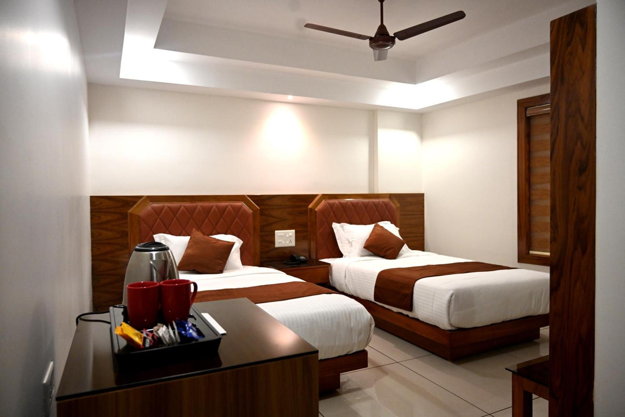 Harley Residency Hotel Kannur Ngoại thất bức ảnh