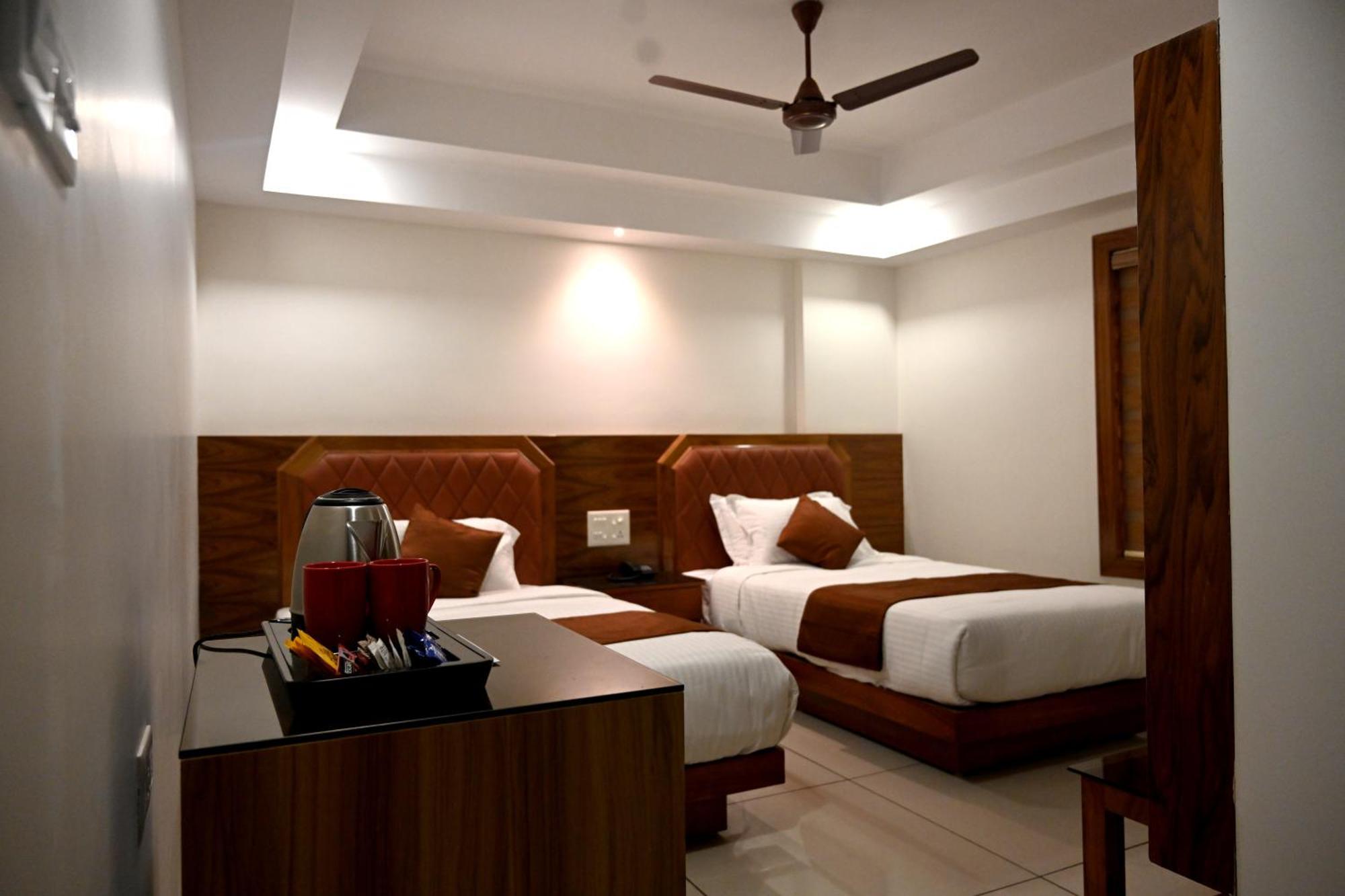Harley Residency Hotel Kannur Ngoại thất bức ảnh